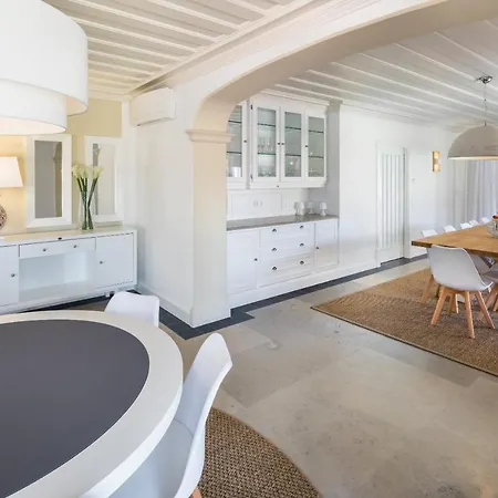 Sleeps 6 Pool Wifi Villa *