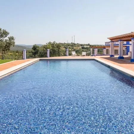 Sleeps 6 Pool Wifi