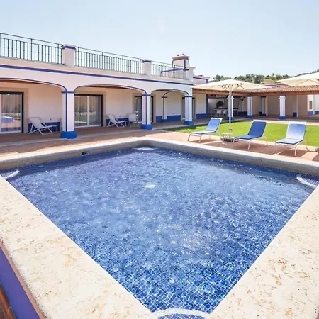 Sleeps 6 Pool Wifi Vila *