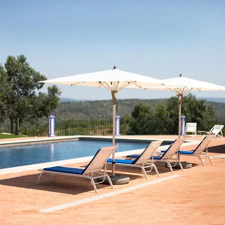 Sleeps 6 Pool Wifi